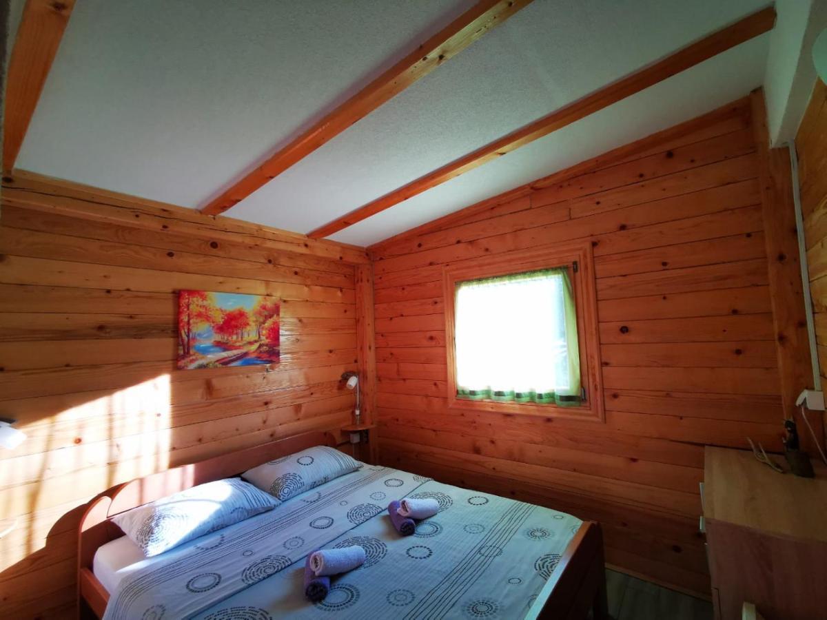 Wooden House "Una" คูเลนวาคูฟ ภายนอก รูปภาพ
