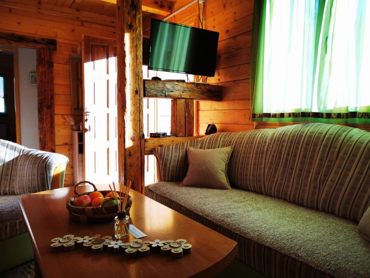 Wooden House "Una" คูเลนวาคูฟ ภายนอก รูปภาพ