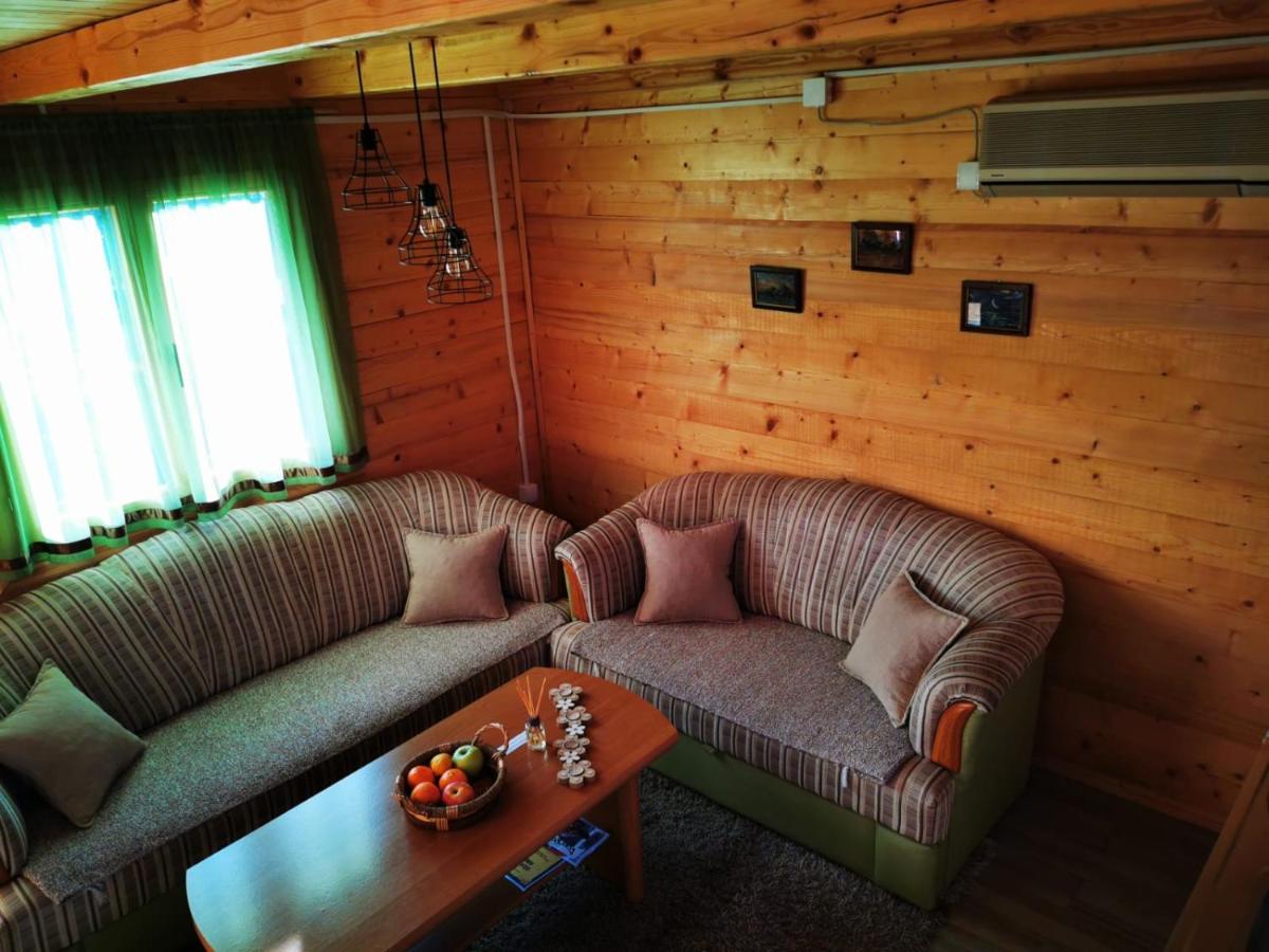 Wooden House "Una" คูเลนวาคูฟ ภายนอก รูปภาพ