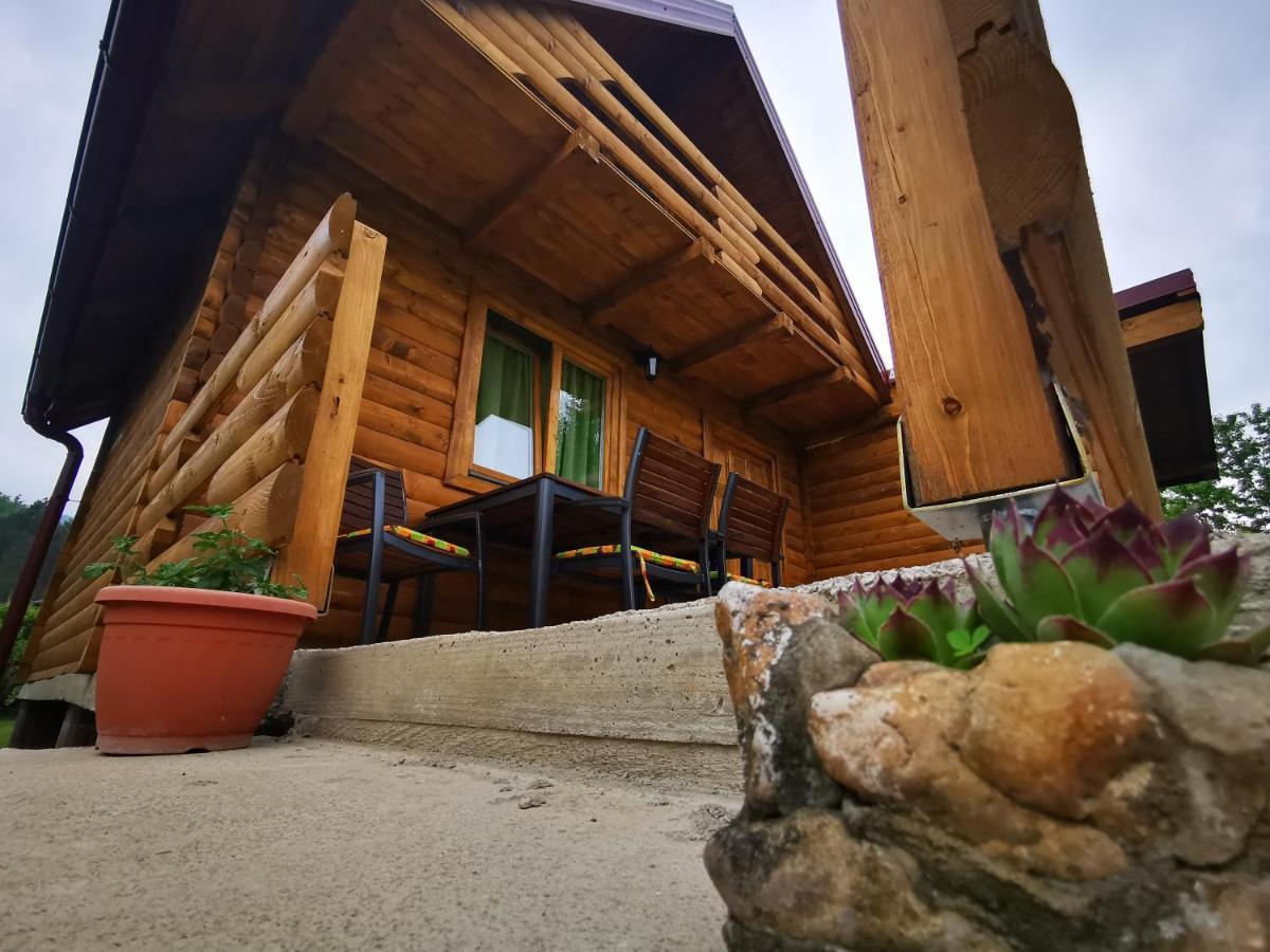 Wooden House "Una" คูเลนวาคูฟ ภายนอก รูปภาพ
